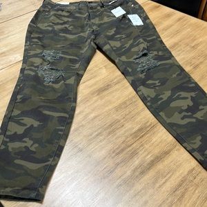 Judy Blues NWT Camo skinny fit